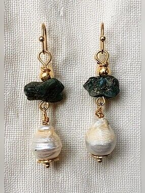 Genuine Rough Peridot & Freshwater Baroque Pearl In Elegant Gold Plated Earrings